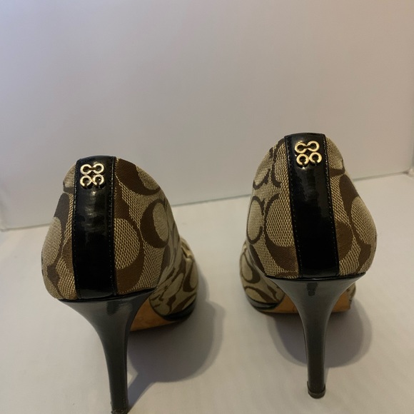 COACH heels. Size 6 - Picture 3 of 7
